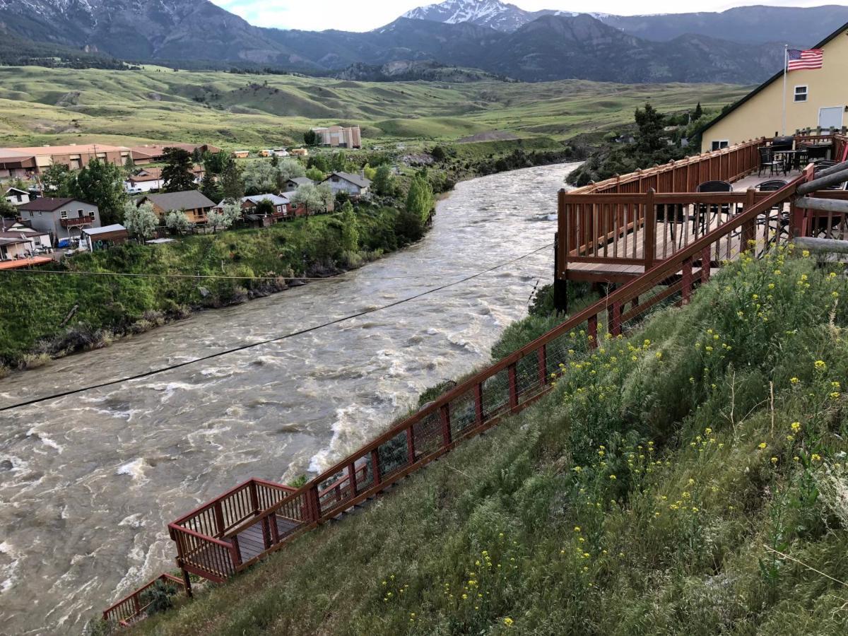 Yellowstone Riverside Cottages ガーディナー エクステリア 写真